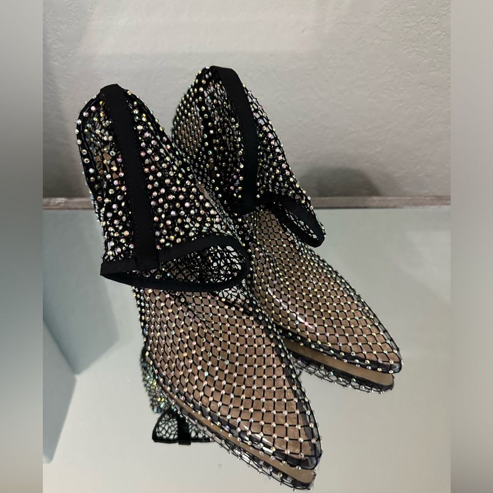 New!! KRYSTAL BLACK DIAMANTE FISHNET HEELS 8.5 - Picture 4 of 11